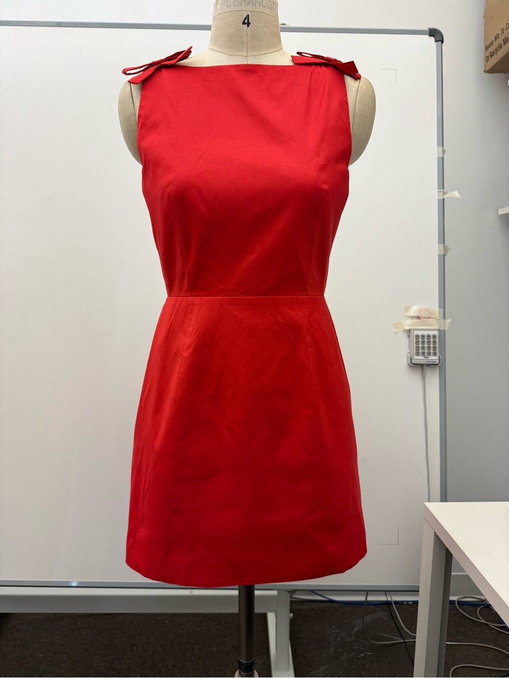 Gianni Bini Classic Red Sleeveless Shift Dress - Size 4